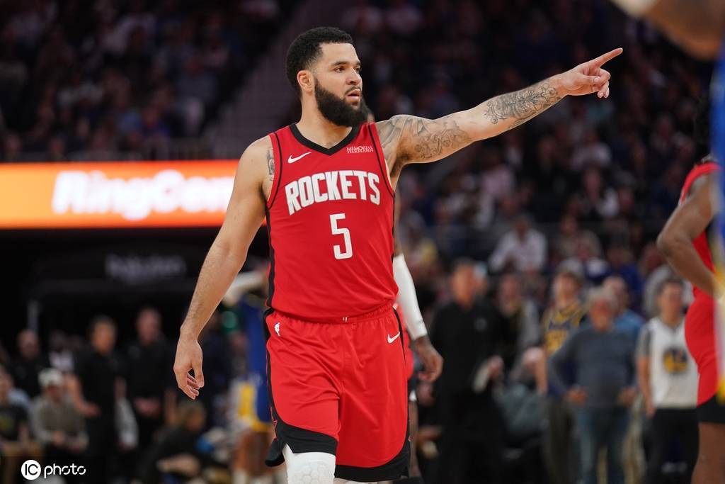 大幅降薪!范弗里特2年5000万美元留火箭 明夏球员选项